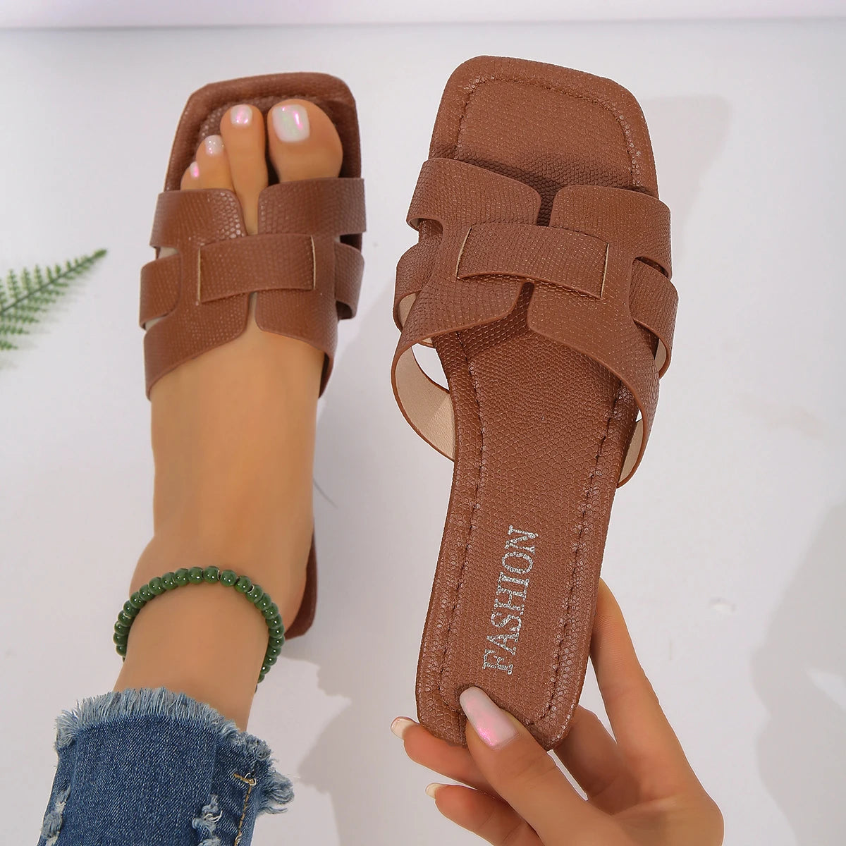 Casual flat sandals Twirly Threads